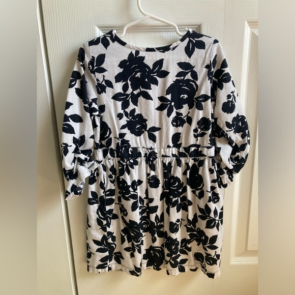 Bundle of girls dresses/tops size 5T (carters and old navy) - Picture 6 of 11